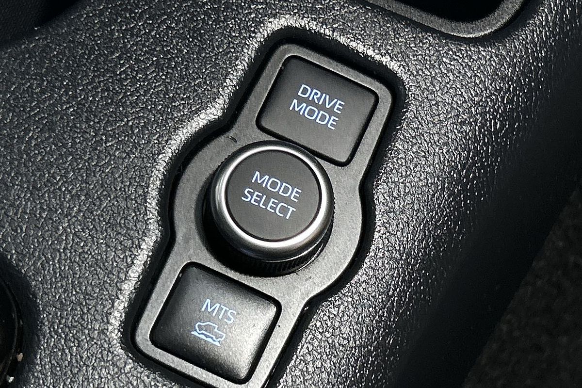2024 Toyota Hilux Rogue 48V GUN126R 4X4