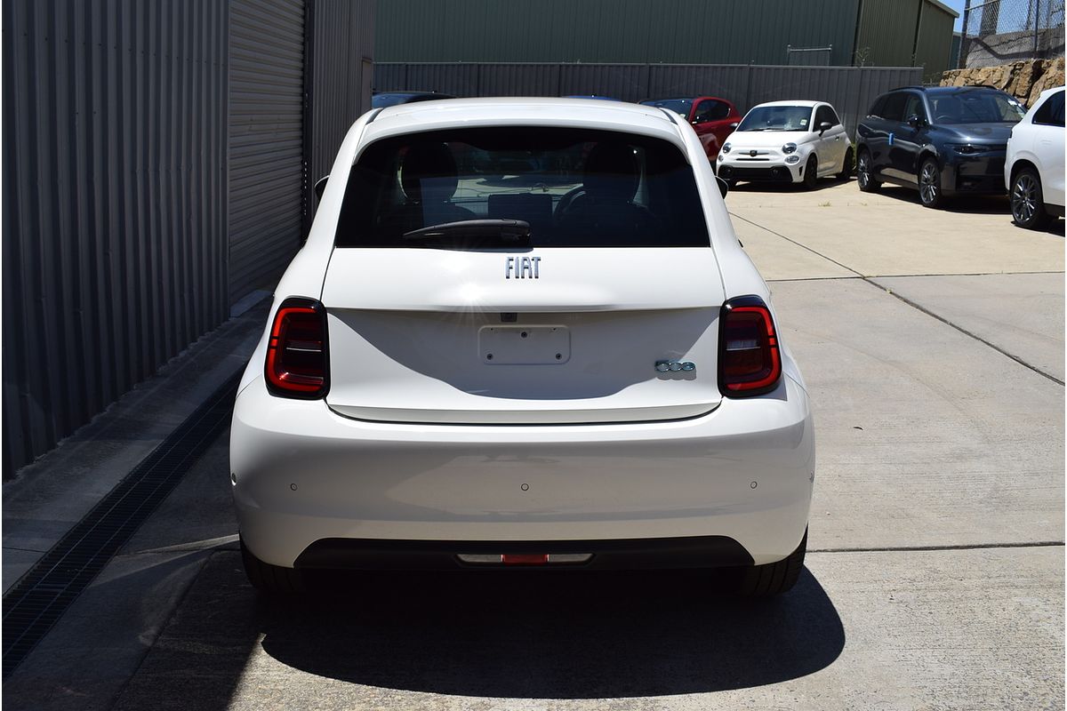 2023 Fiat 500e La Prima