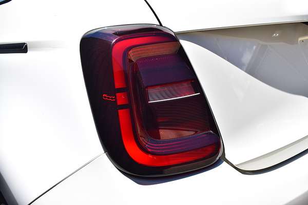 2023 Fiat 500e La Prima