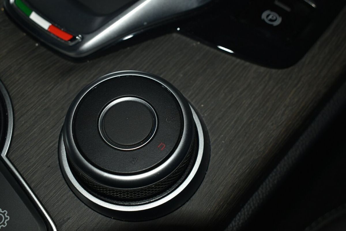 2023 Alfa Romeo Stelvio Ti Series 4