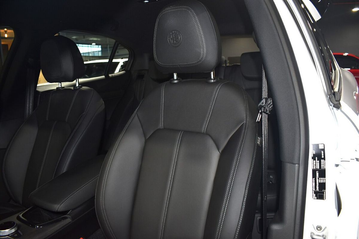 2023 Alfa Romeo Stelvio Ti Series 4