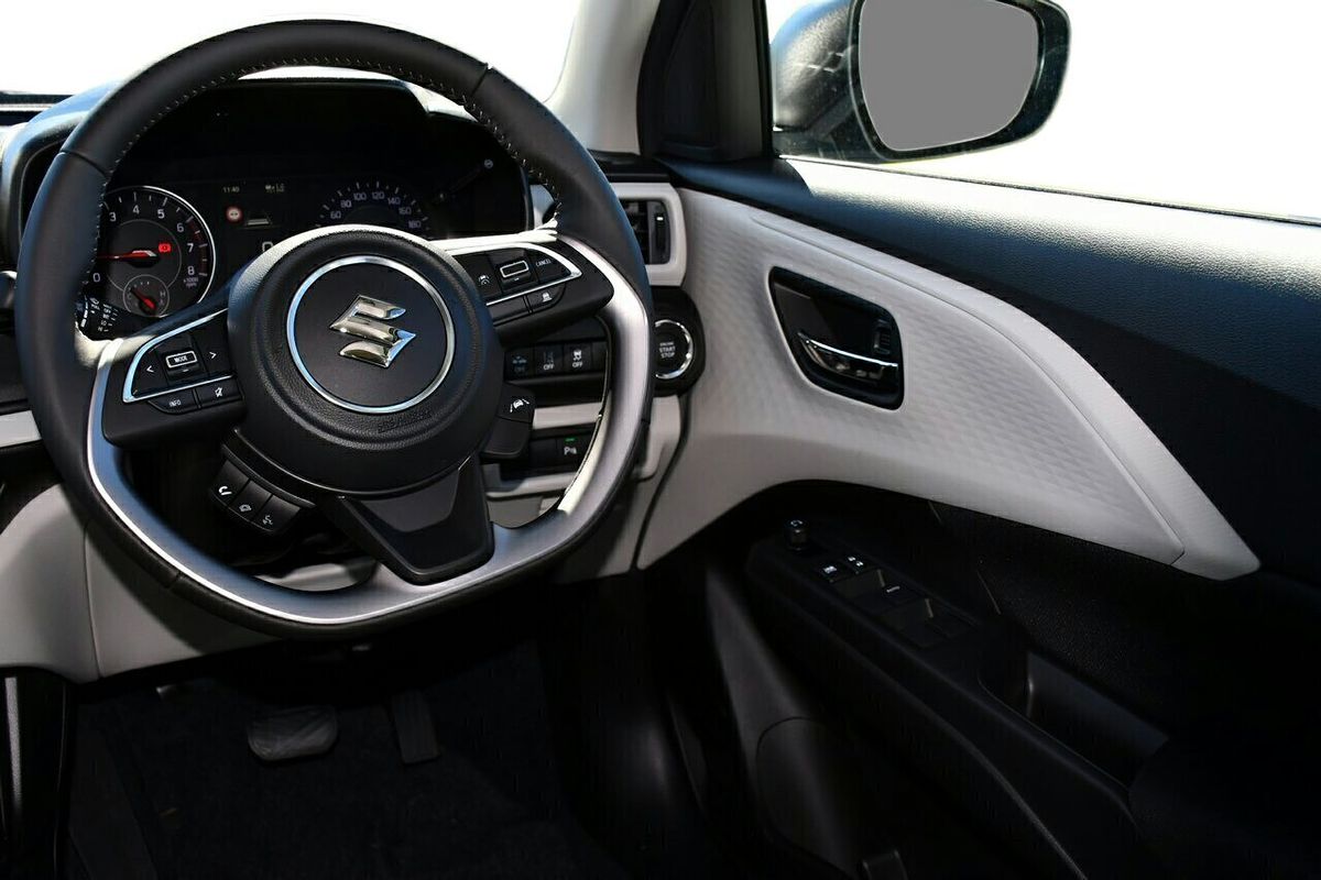 2024 Suzuki Swift Hybrid Plus UZ