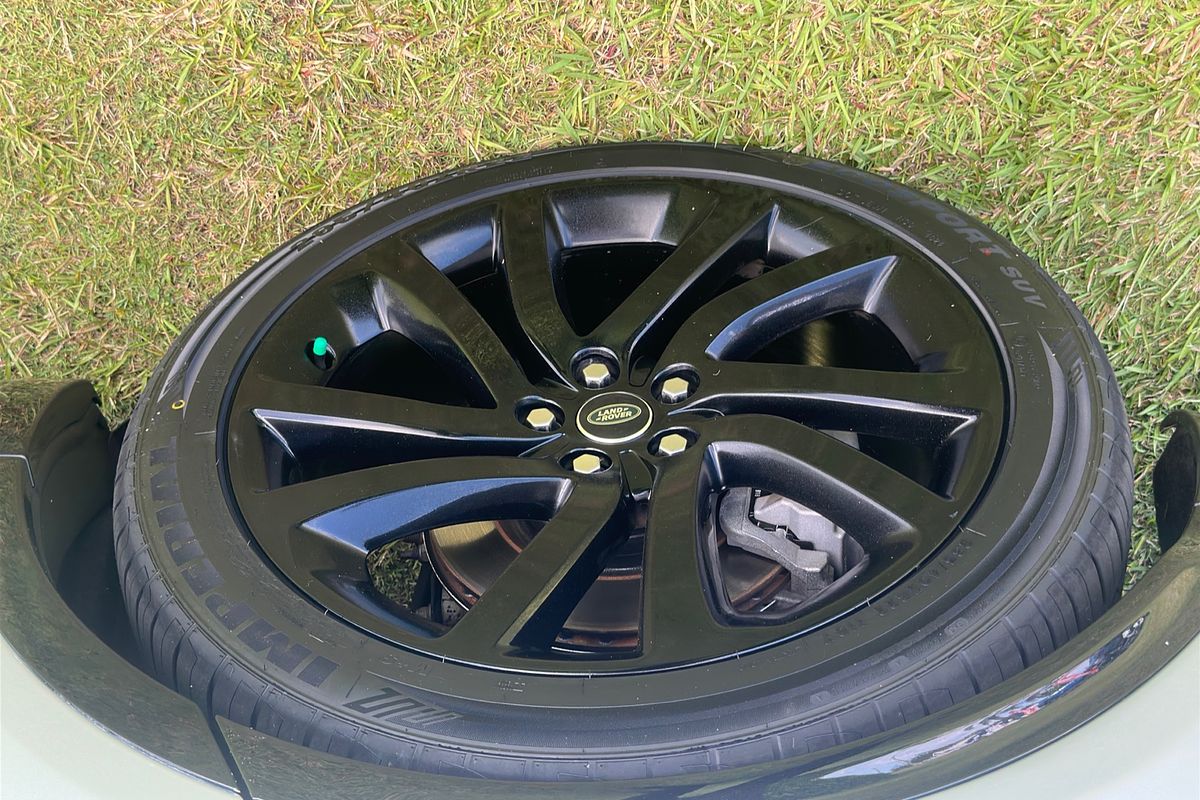 2018 Land Rover Discovery SD4 HSE Series 5