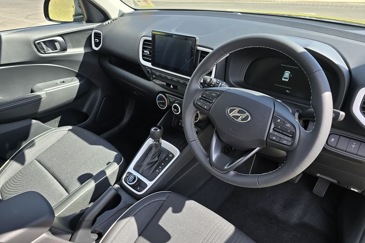 2025 Hyundai Venue Active QX.V5