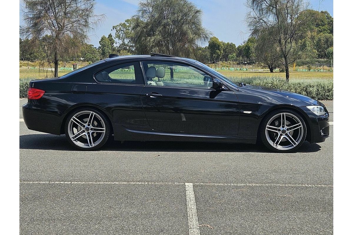 2011 BMW 325i E92 MY11