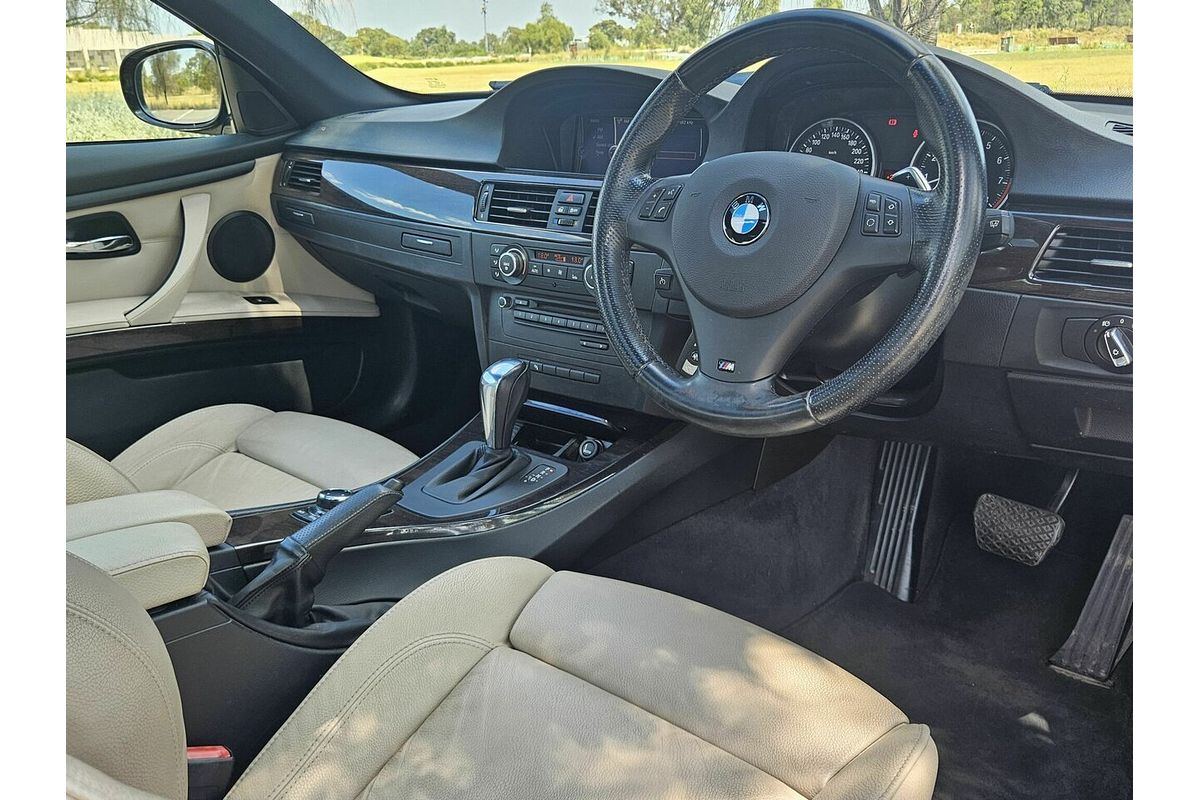 2011 BMW 325i E92 MY11