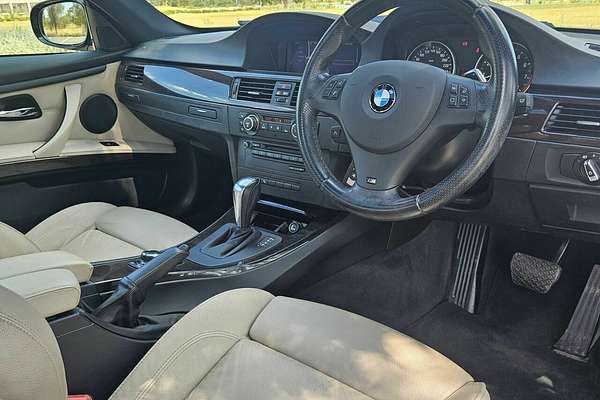 2011 BMW 325i E92 MY11