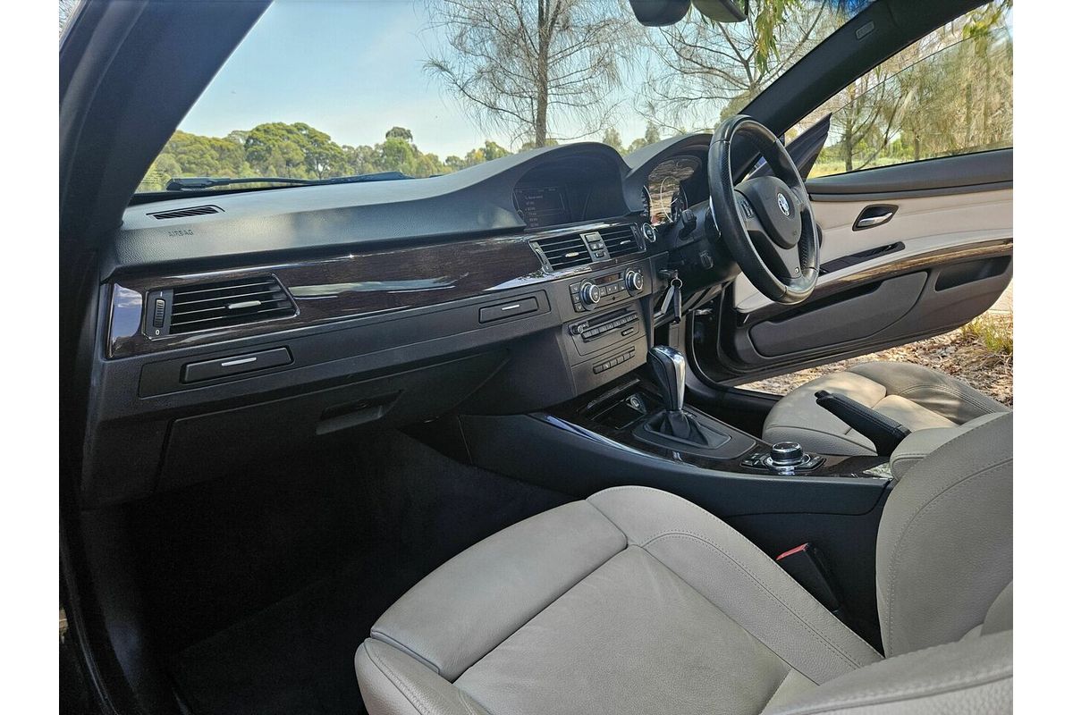 2011 BMW 325i E92 MY11