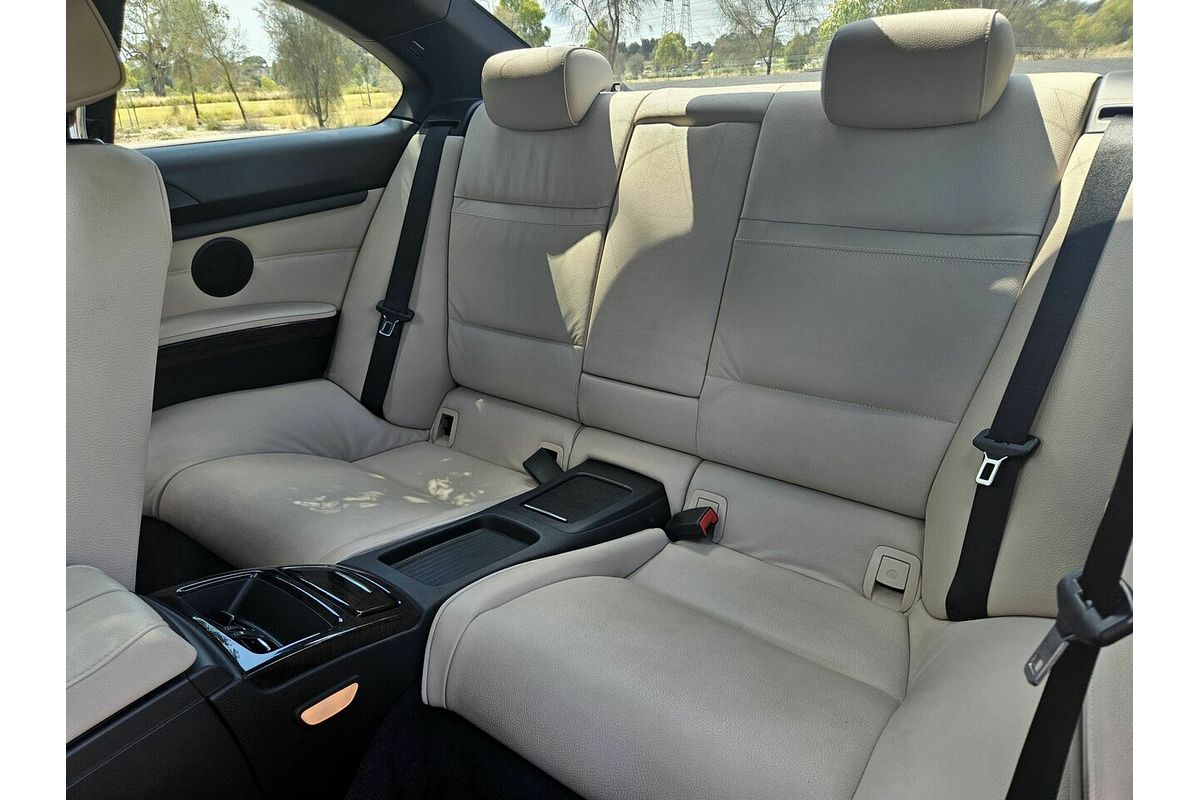 2011 BMW 325i E92 MY11