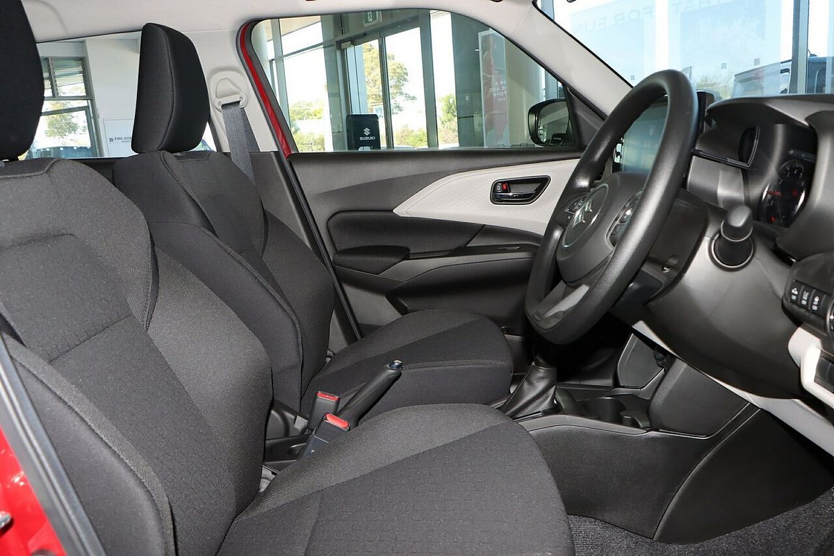 2025 Suzuki Swift Hybrid UZ