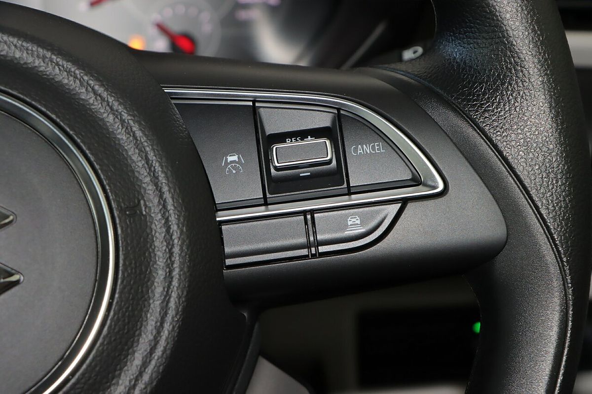 2025 Suzuki Swift Hybrid UZ