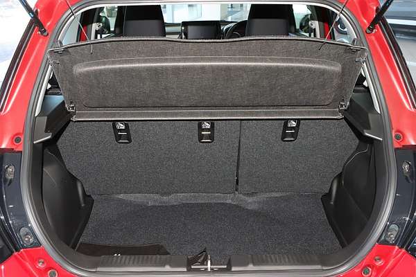 2025 Suzuki Swift Hybrid UZ