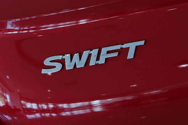 2025 Suzuki Swift Hybrid UZ
