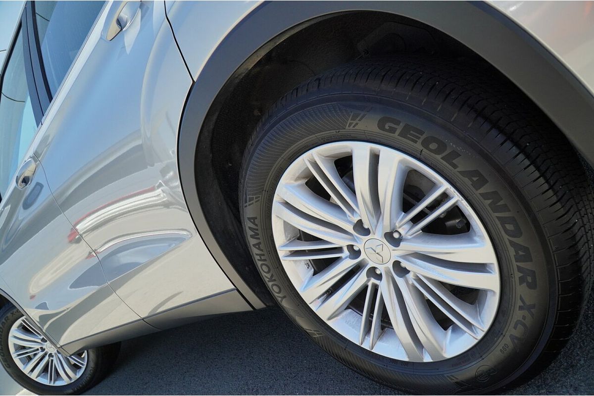 2023 Mitsubishi Outlander ES ZM
