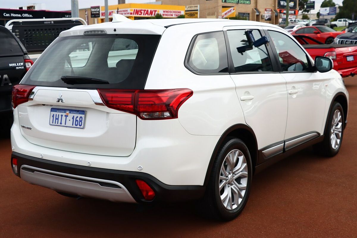 2021 Mitsubishi Outlander ES ZM