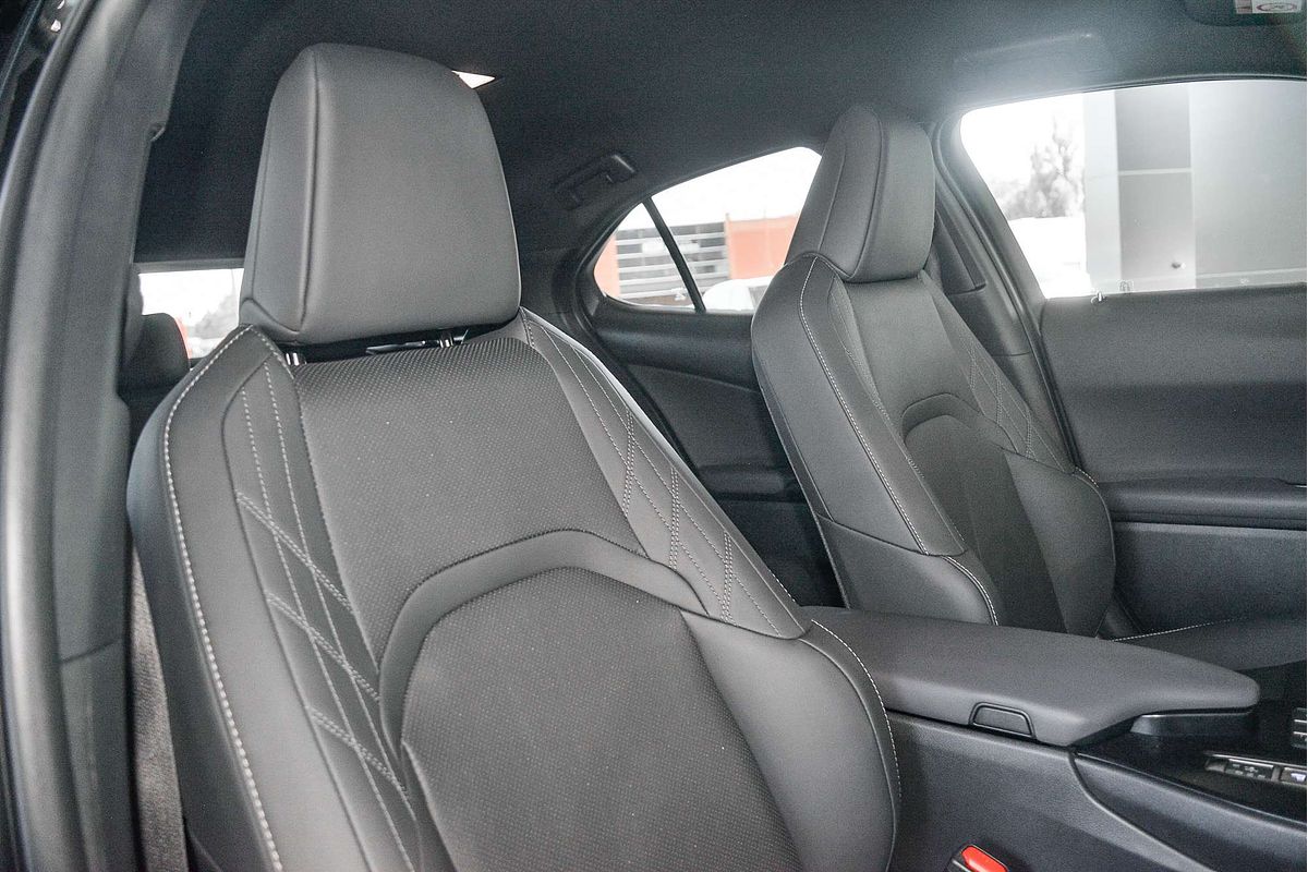 2023 Lexus UX UX300e Luxury KMA10R