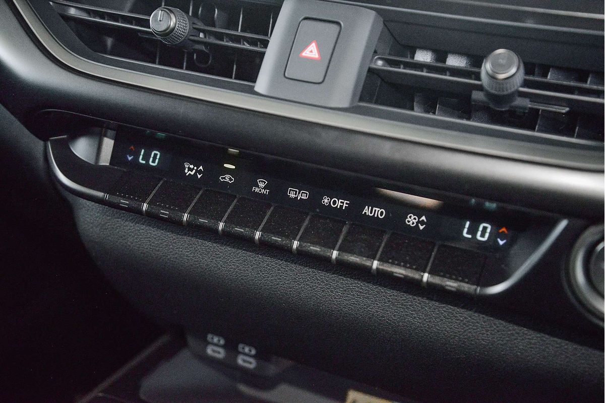2023 Lexus UX UX300e Luxury KMA10R