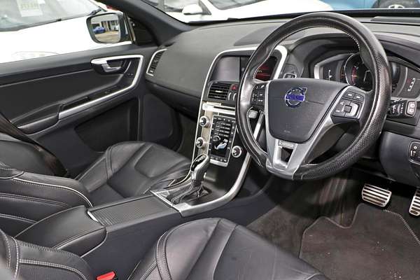 2017 Volvo XC60 T6 R-Design