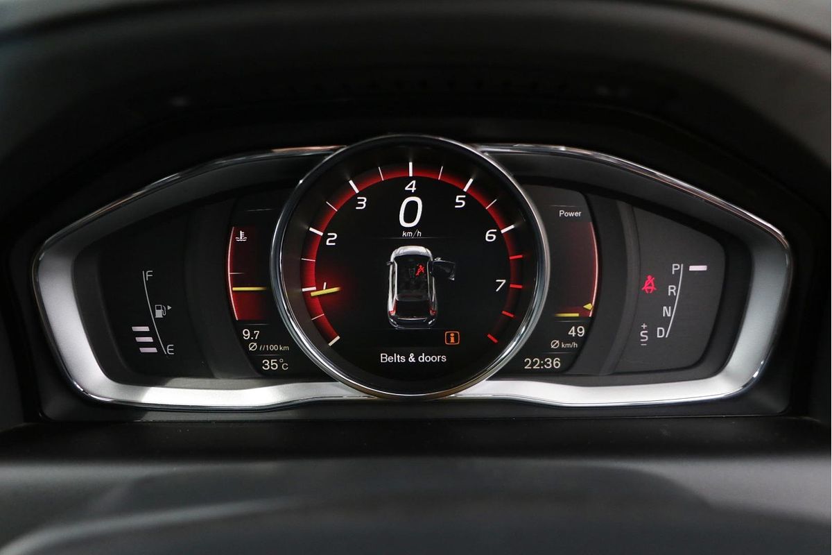 2017 Volvo XC60 T6 R-Design