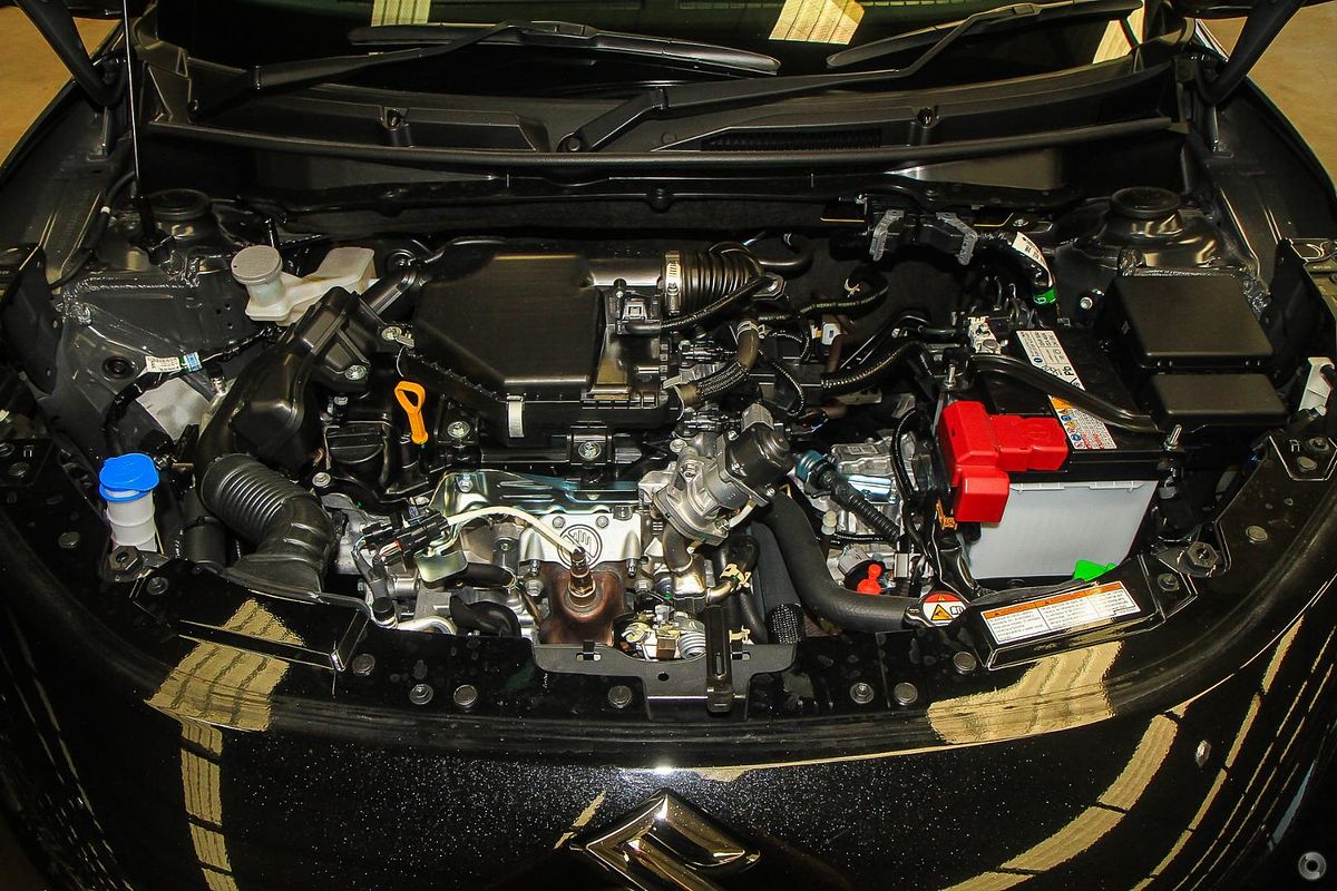 2024 Suzuki Swift Hybrid GLX UZ