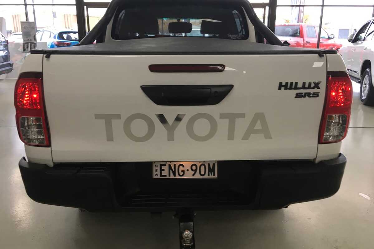 2017 Toyota HILUX SR5 GUN126R