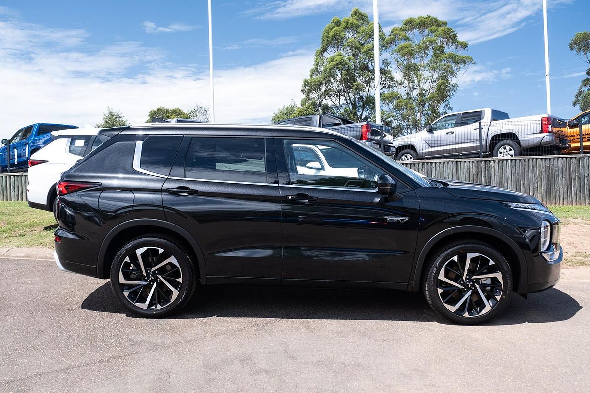 2024 Mitsubishi Outlander PHEV Exceed ZM