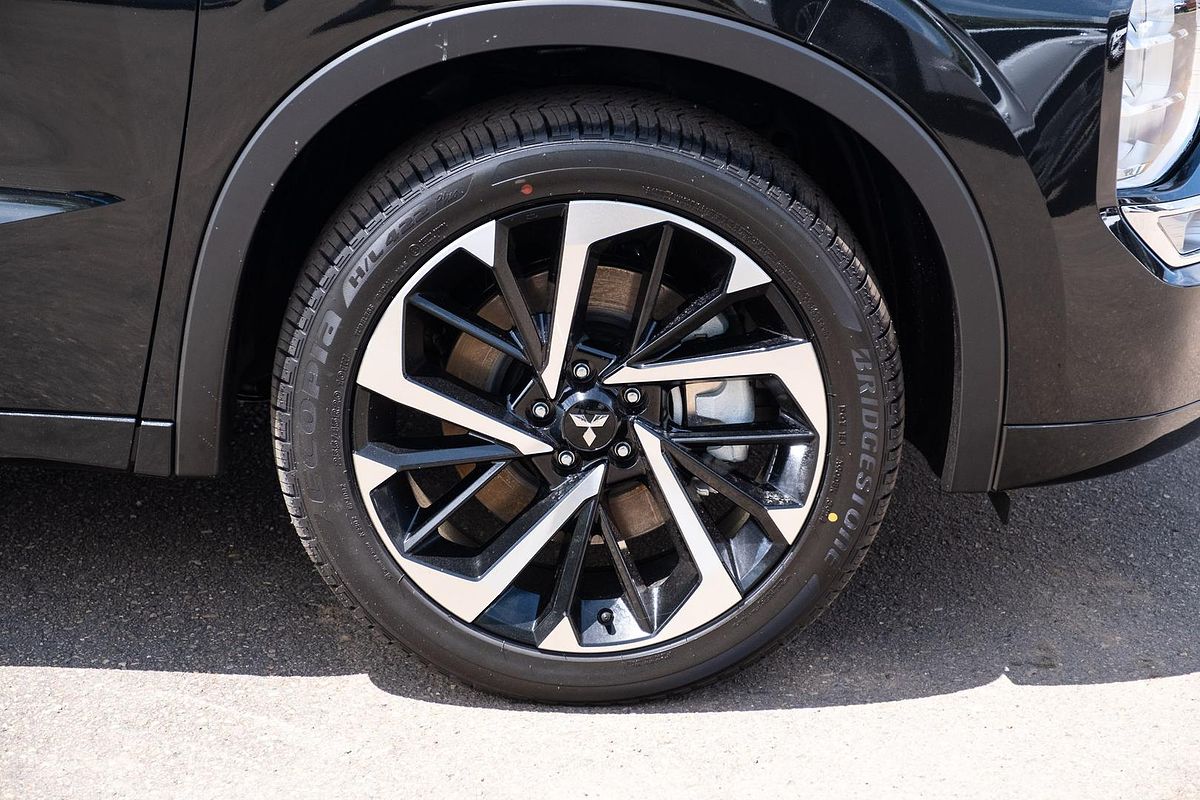 2024 Mitsubishi Outlander PHEV Exceed ZM