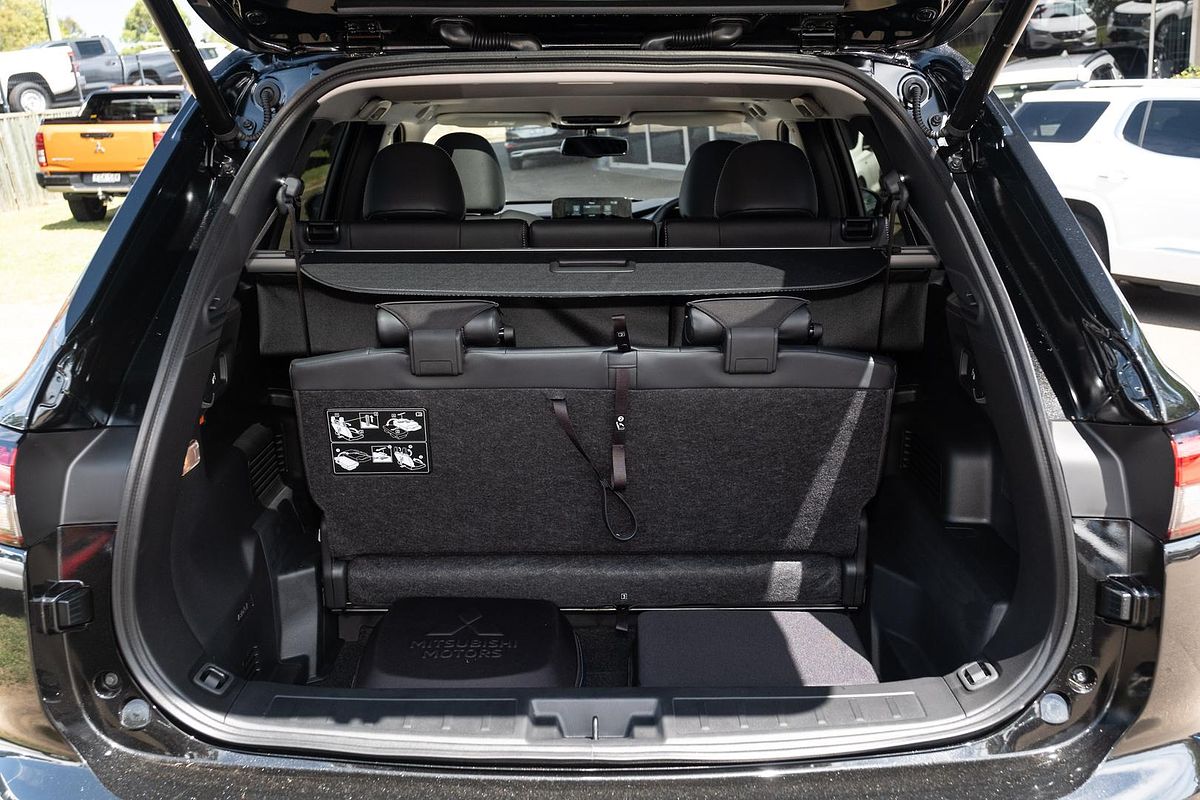 2024 Mitsubishi Outlander PHEV Exceed ZM