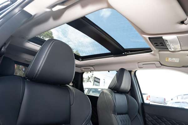 2024 Mitsubishi Outlander PHEV Exceed ZM