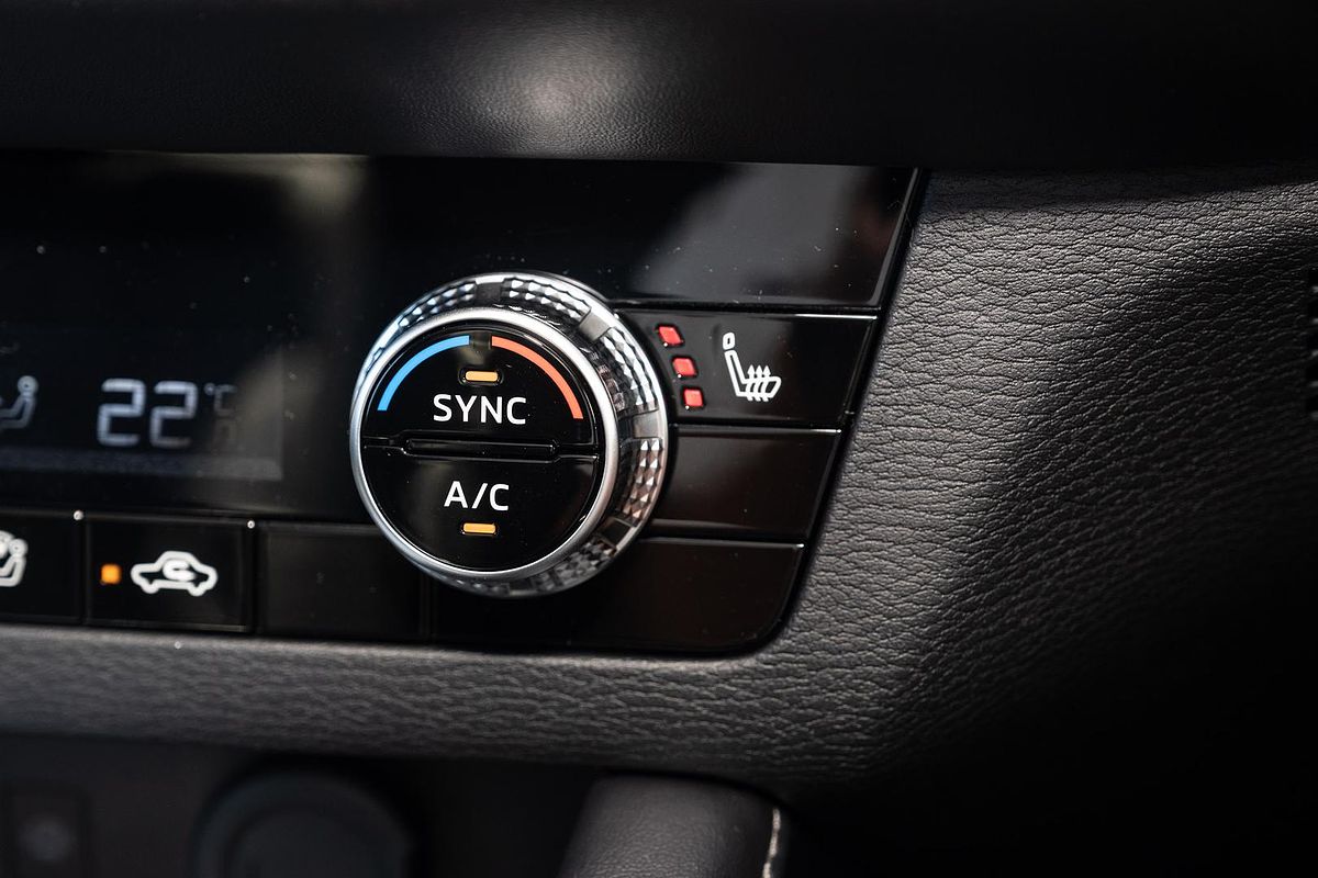 2024 Mitsubishi Outlander PHEV Exceed ZM