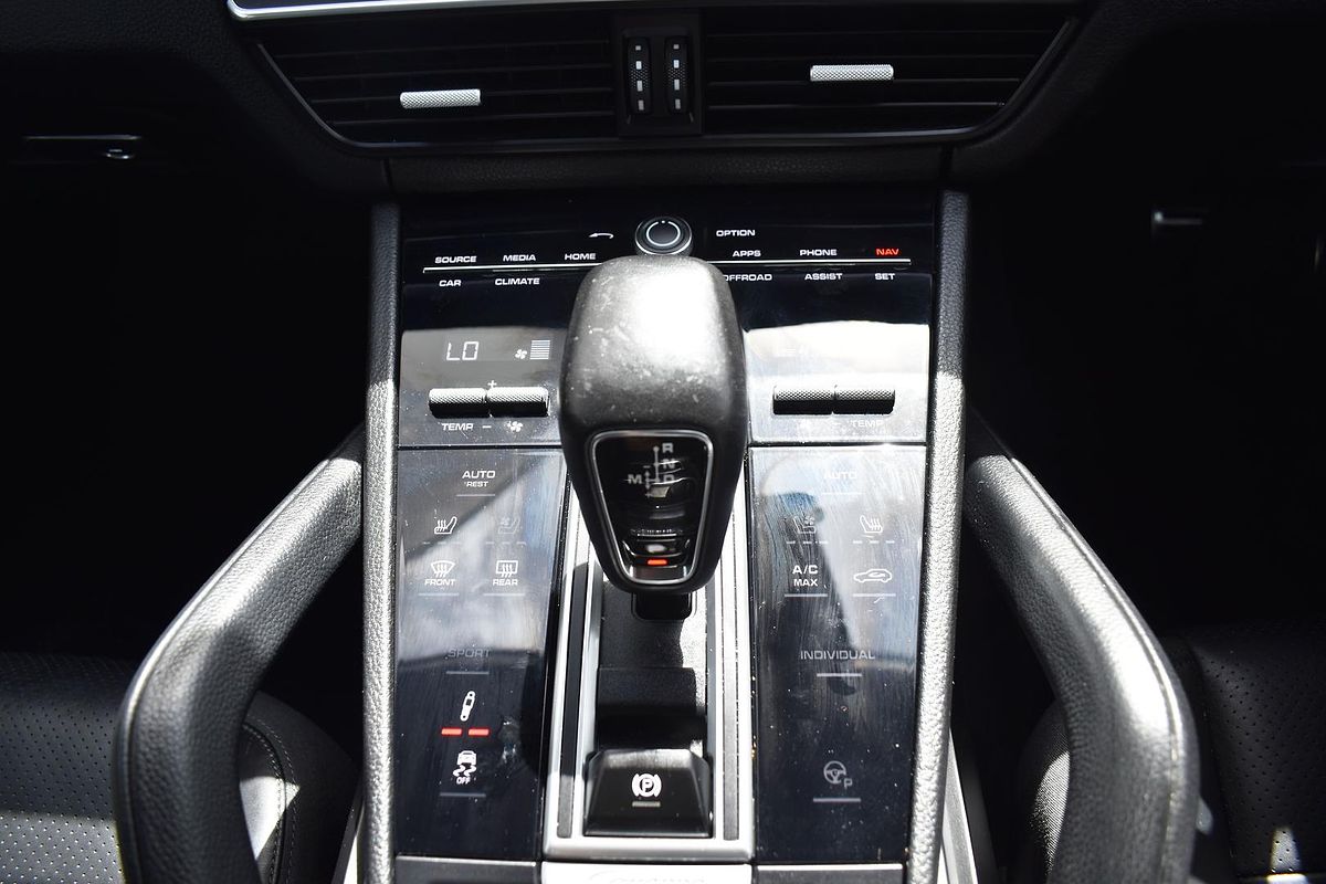 2020 Porsche Cayenne S 9YB