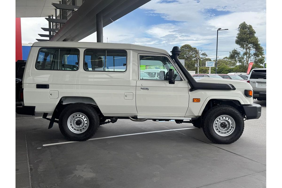 2024 Toyota Landcruiser GXL Troopcarrier GDJL78R