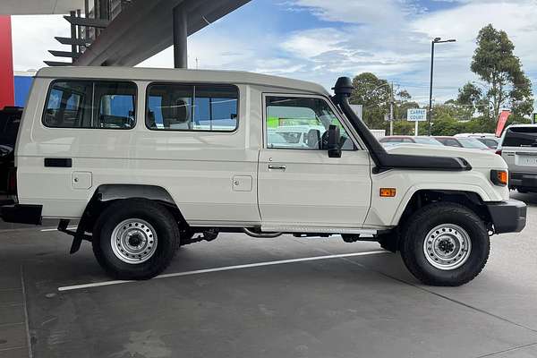 2024 Toyota Landcruiser GXL Troopcarrier GDJL78R