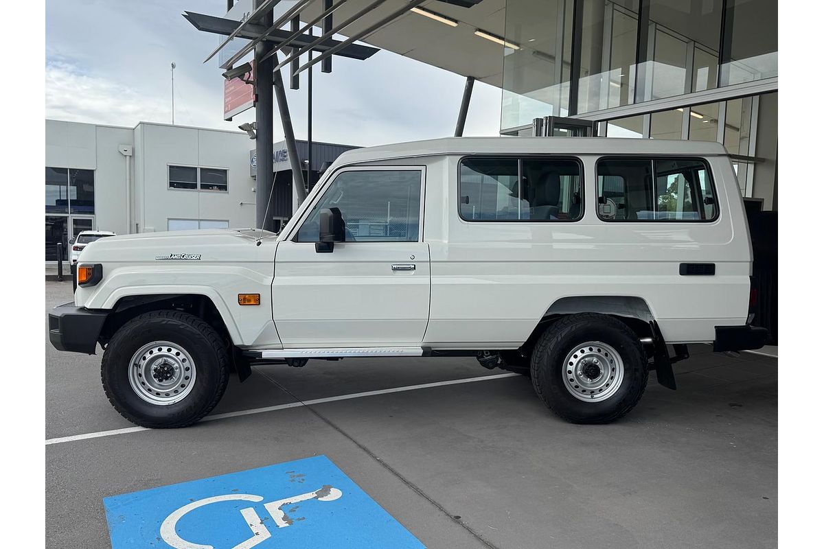 2024 Toyota Landcruiser GXL Troopcarrier GDJL78R