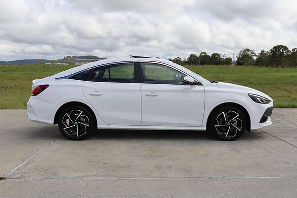 2024 MG MG5 Essence