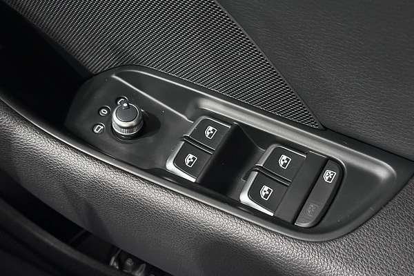 2019 Audi A3 35 TFSI S line plus 8V