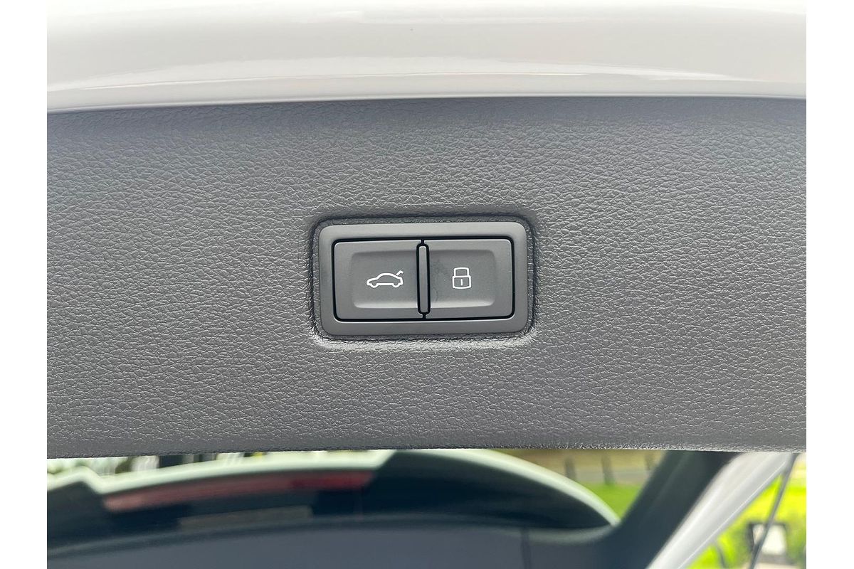 2024 Audi Q7 55 TFSI S line 4M