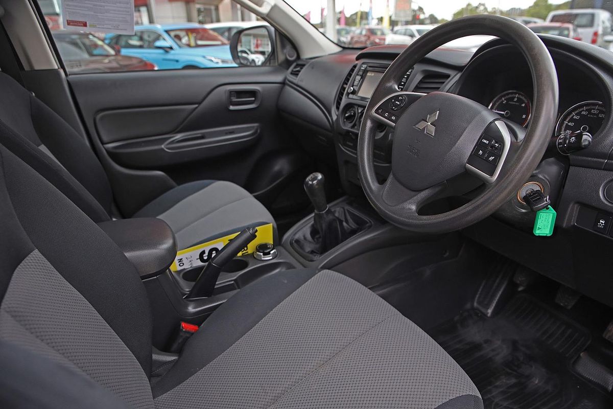 2019 Mitsubishi Triton GLX MR 4X4