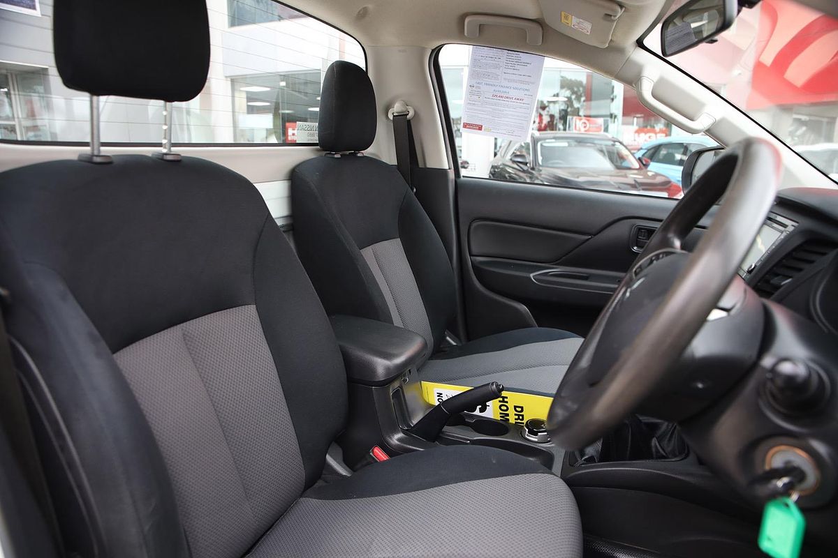 2019 Mitsubishi Triton GLX MR 4X4