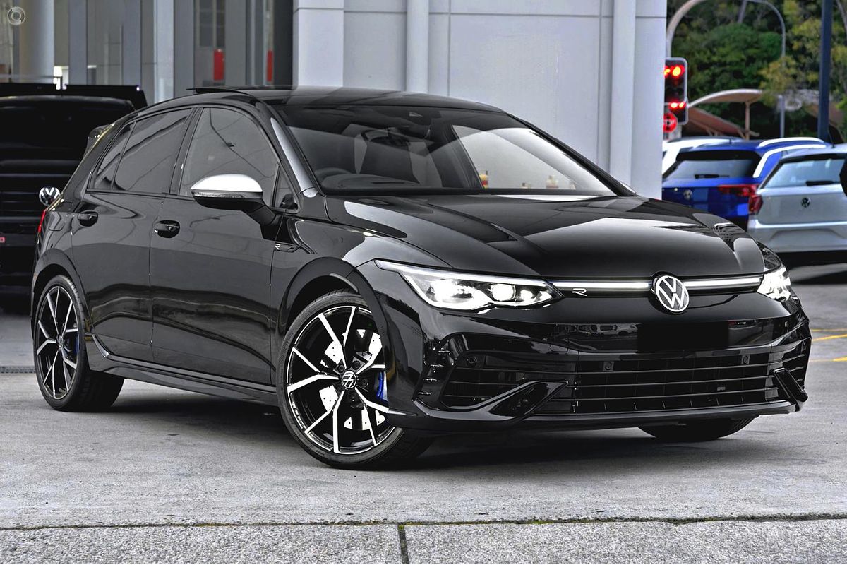 2024 Volkswagen Golf R 8