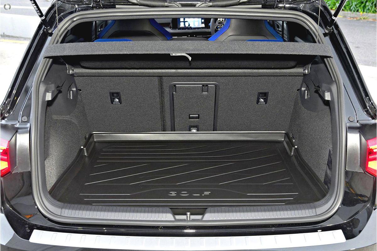 2024 Volkswagen Golf R 8
