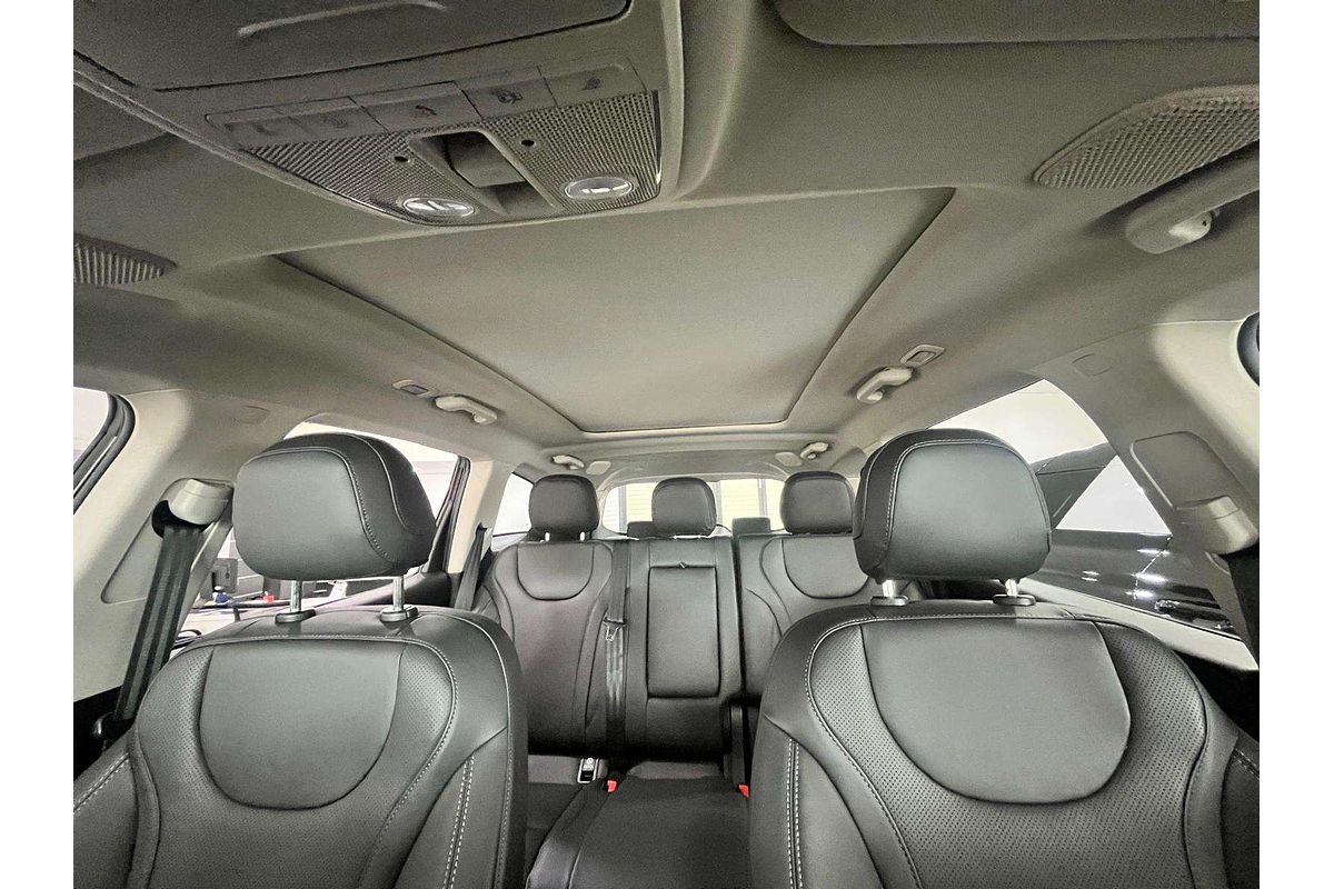 2024 Mahindra XUV700 AX7L Black Edition