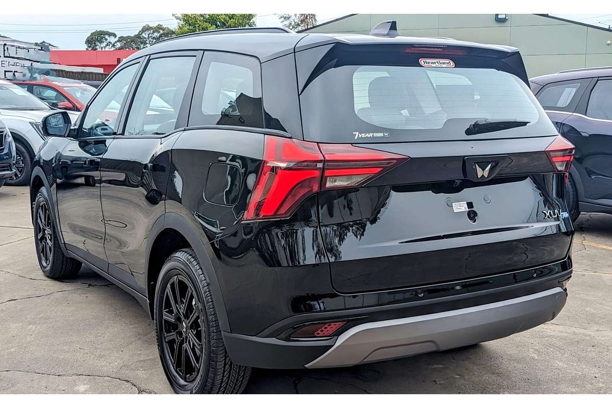 2024 Mahindra XUV700 AX7L Black Edition