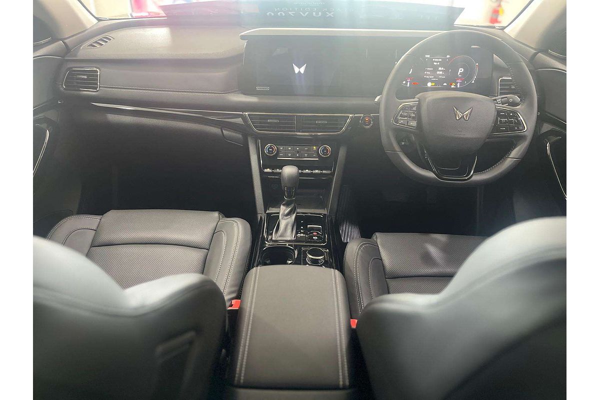 2024 Mahindra XUV700 AX7L Black Edition