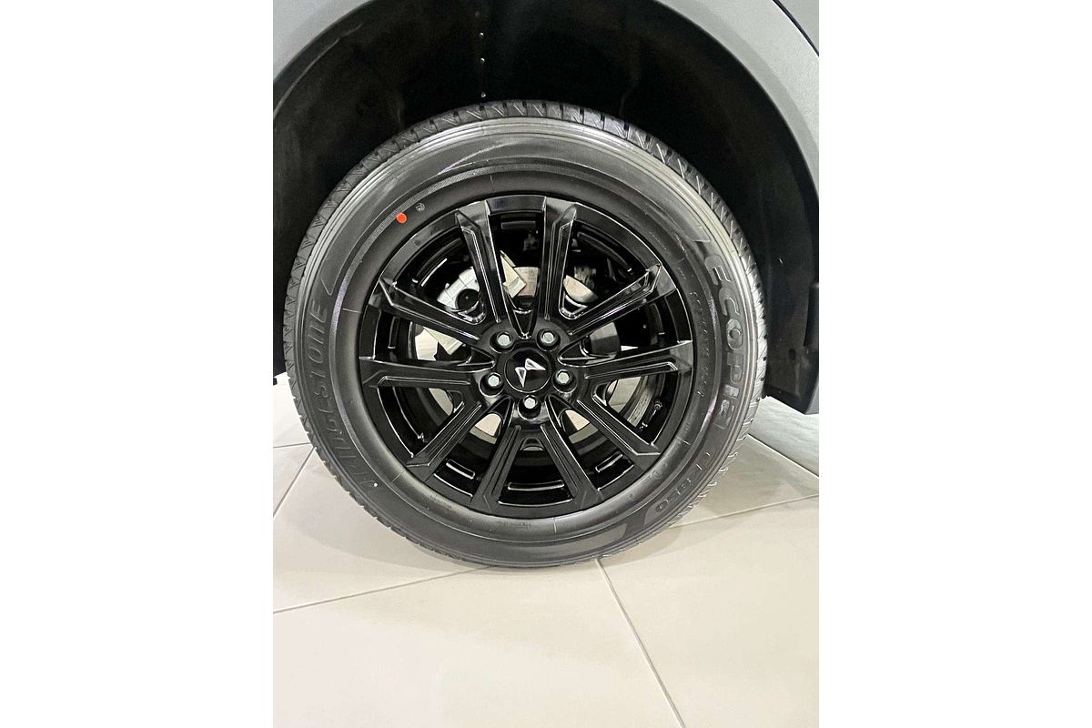 2024 Mahindra XUV700 AX7L Black Edition