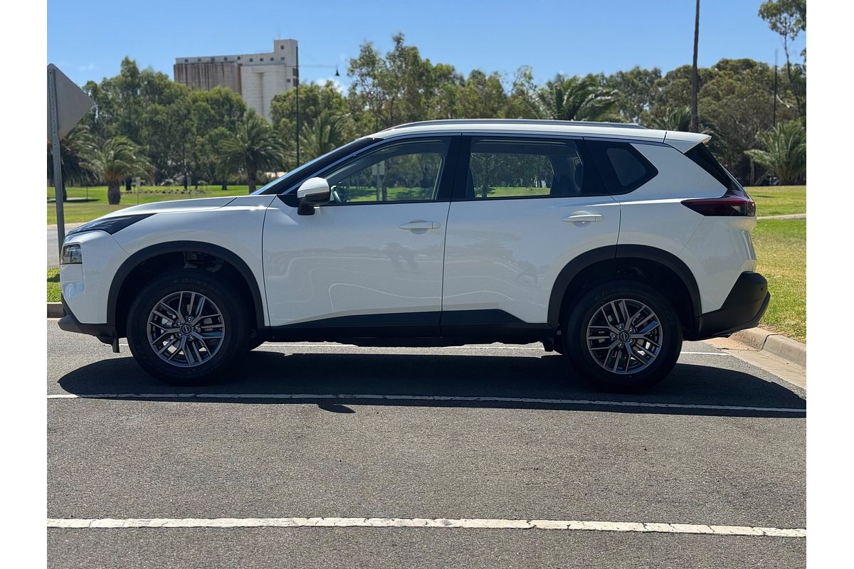 2024 Nissan X-TRAIL ST T33