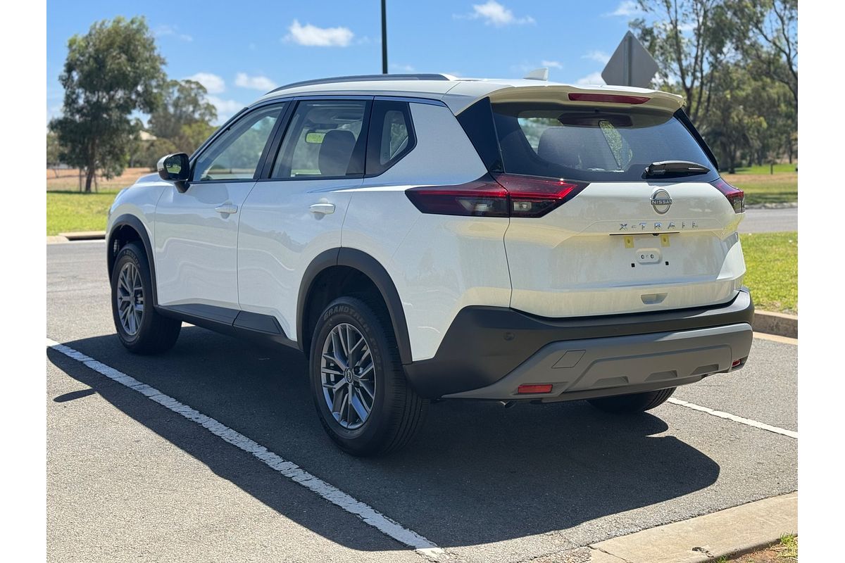 2024 Nissan X-TRAIL ST T33