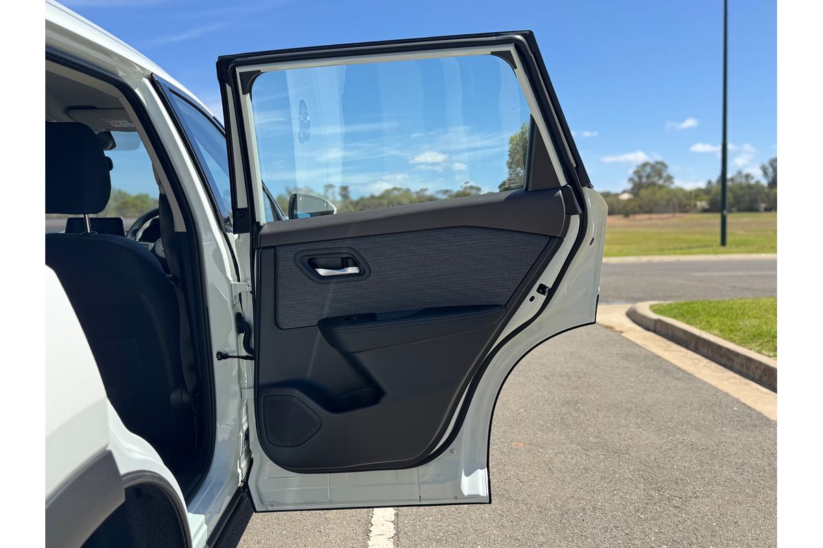 2024 Nissan X-TRAIL ST T33