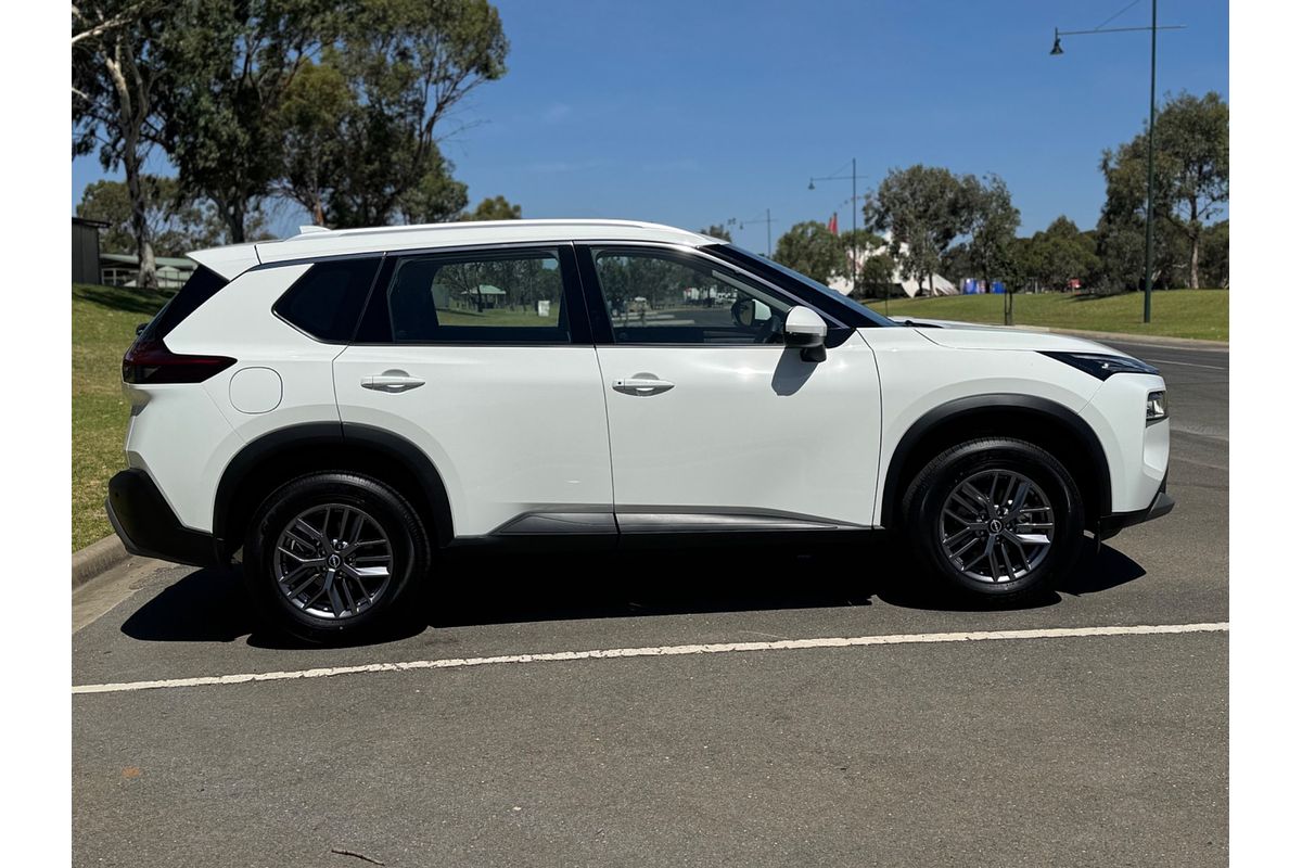 2024 Nissan X-TRAIL ST T33