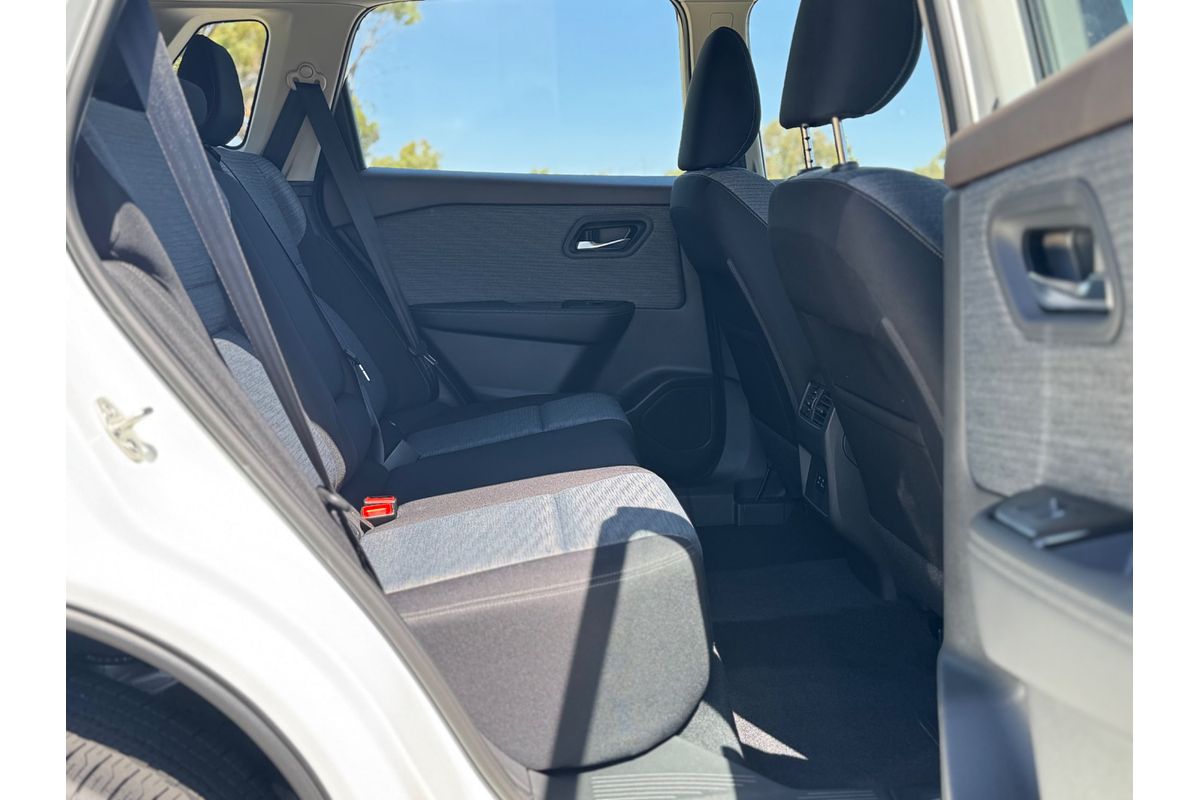 2024 Nissan X-TRAIL ST T33